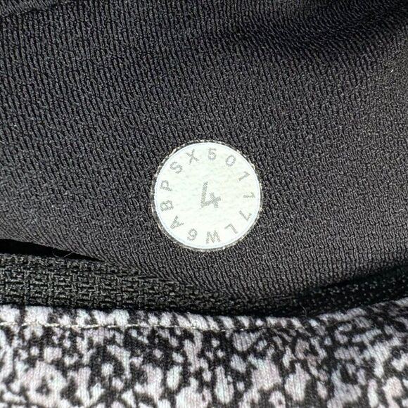 Lululemon Pace Rival Crop Legging Sea Spray Alpine White/Black Chrome - Picture 6 of 11